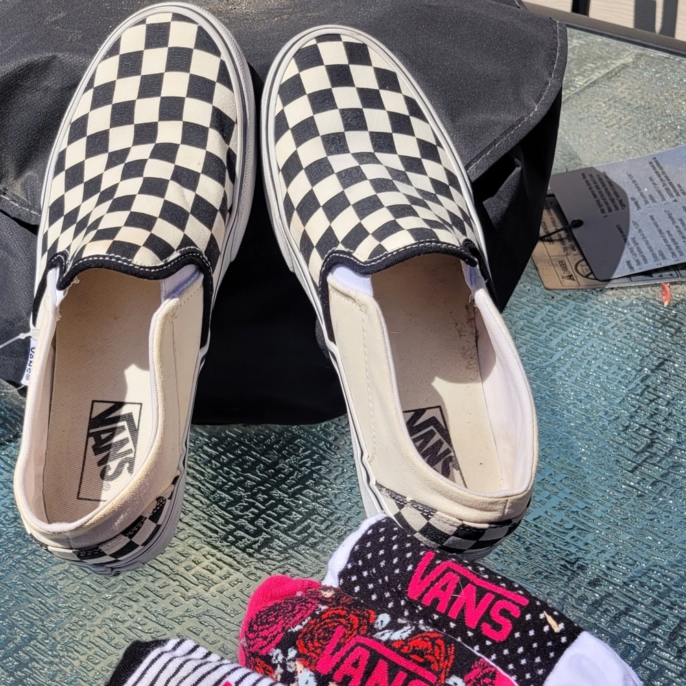 Vans Checkerboard Slipon sneakers (W8.5/M7.5) & 3 pairs Van's ankle socks